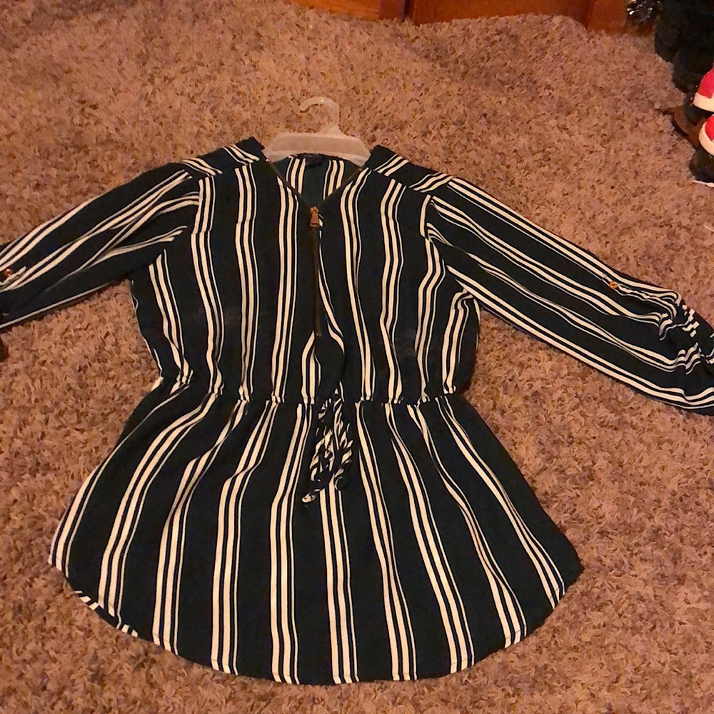 Rue 21 never worn long sleeve top